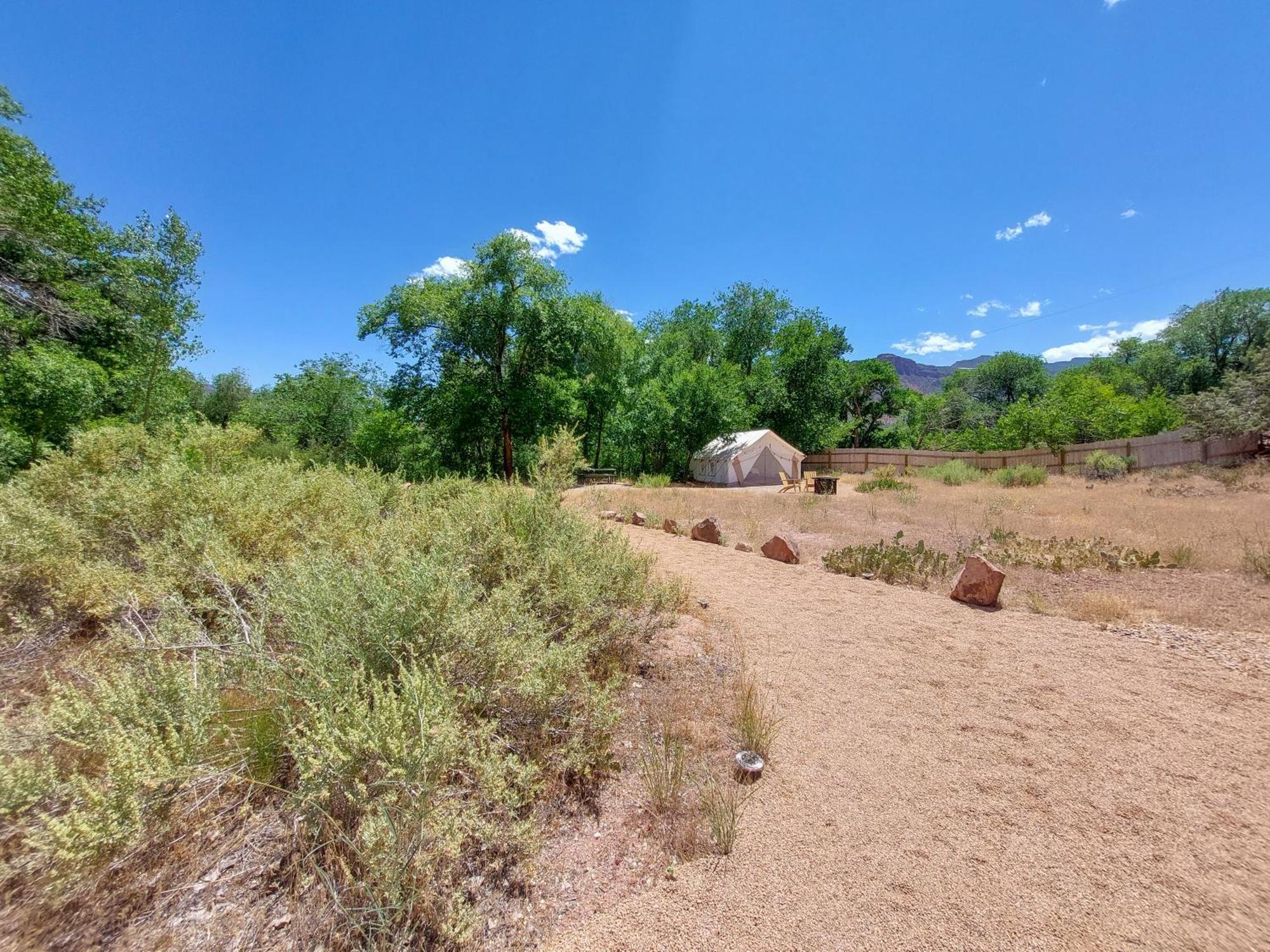 Отель Gateway Glamping Экстерьер фото